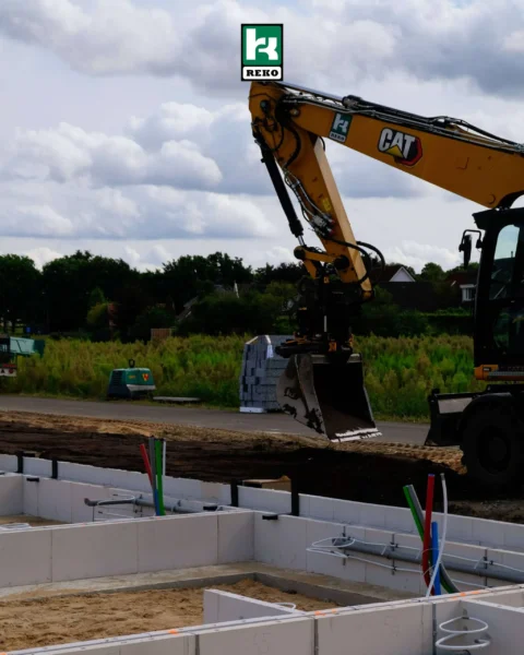 Voorbereiding zwartzand graven